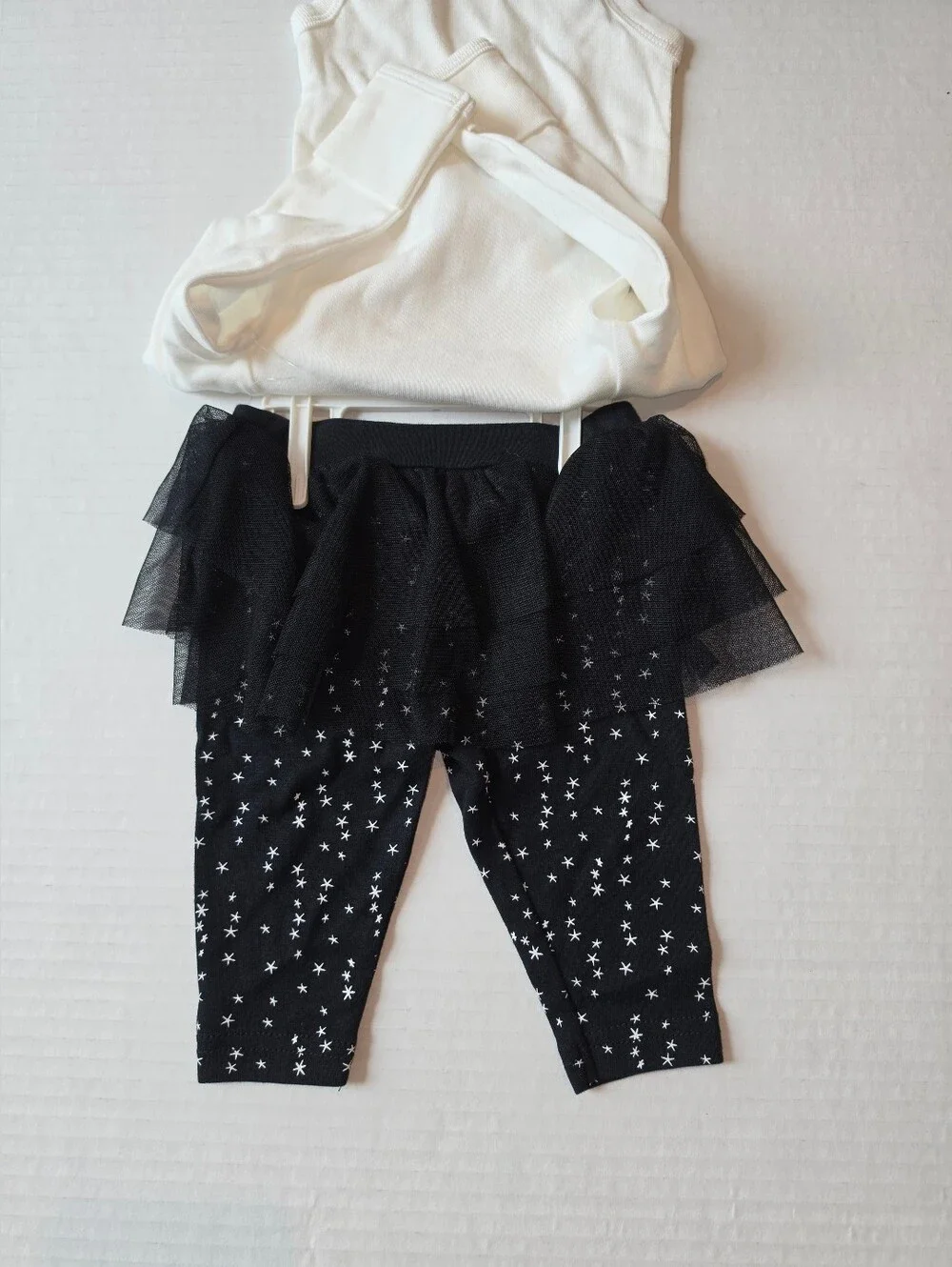 Carter's White Ghost Graphic Long-Sleeve Onesie w/Black Star Tulle Pants Sz 3M